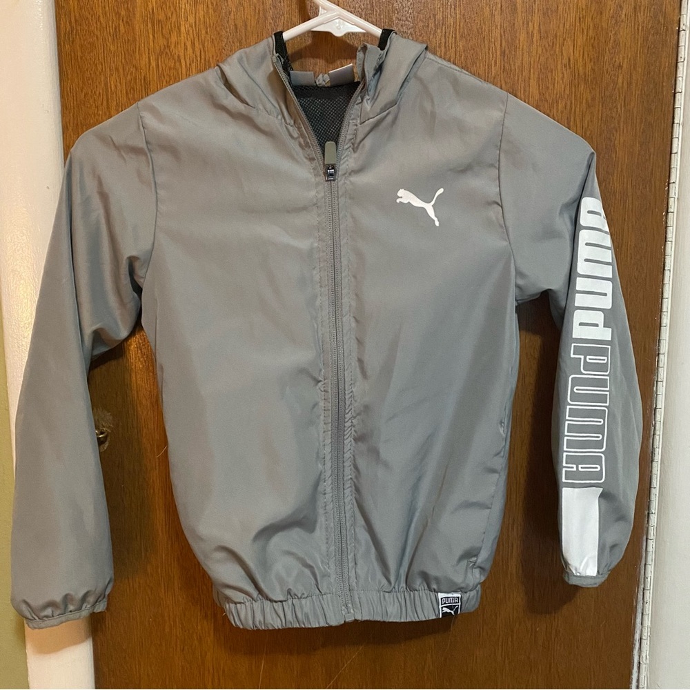 Puma - Picture 1 of 2